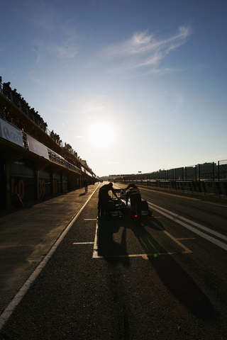 Illustration for article titled Gallery: 2010 Formula One Winter Testing